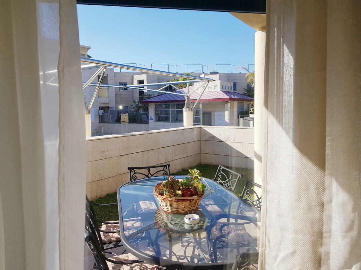 Israel Marina Village, Garden Vacation Apartment Herzelia Exterior foto